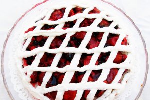 Tarta cu fructe de padure si crema de vanilie