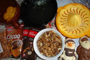 Tort de ciocolata cu migdale si nuci by Jamie Oliver