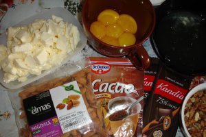 Tort de ciocolata cu migdale si nuci by Jamie Oliver