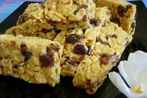 Batoane de cereale cu fructe deshidratate