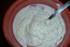 Clatite cu crema ricotta si marar