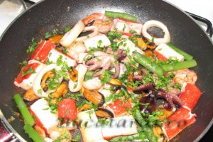 Fructe de mare cu sparanghel