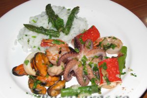 Fructe de mare cu sparanghel