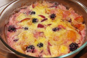 Gratin cu fructe de vara