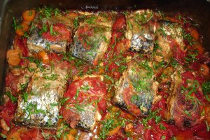 Somon pe pat de legume