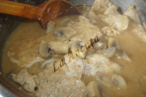 Escalop de porc cu ciuperci
