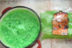 Tort cu crema de nuca de cocos verde