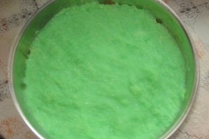Tort cu crema de nuca de cocos verde