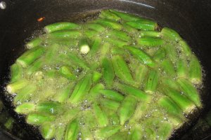 "Bamyah"-Mancare de bame cu carne de vita-specific arabeasca