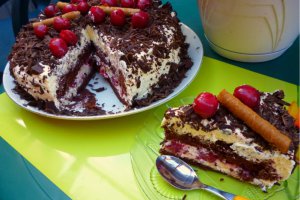 Tort cu mascarpone si visine