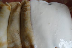 Clatite cu branza de vaci la cuptor