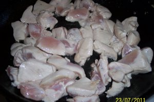 Piept de pui si legume in bulion
