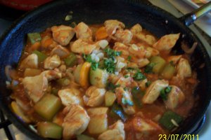 Piept de pui si legume in bulion