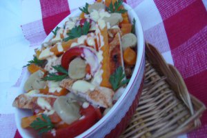 Salata cu piept de pui si ciuperci