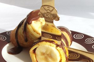 Clatite cu banane si ciocolata