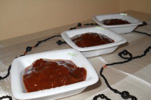 Gem de caise cu miez de samburi de caise