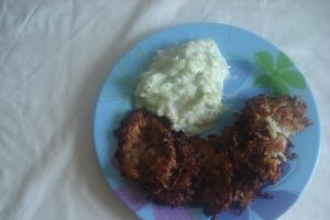 Chiftelute de dovlecel cu feta