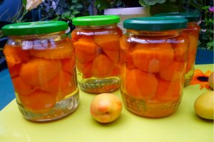Compot de caise
