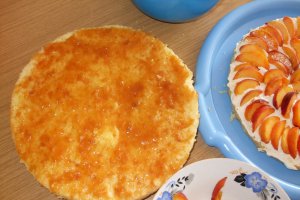 Tort cu piersici