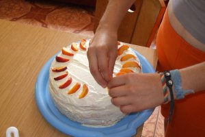 Tort cu piersici