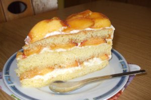 Tort cu piersici