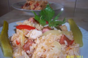 Jambalaya cu pui si carnati
