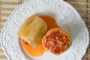 Ardei umpluti cu cus-cus si rosii