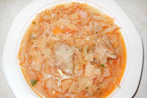 Ciorba de varza cu spata de porc