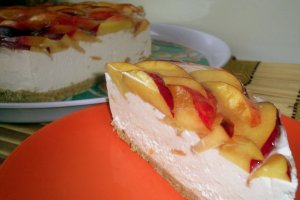Tort cu iaurt si nectarine -  Reteta numarul 100!!
