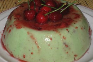 Budinca de menta cu cirese