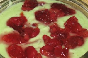 Budinca de menta cu cirese