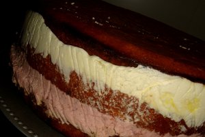 Tort cu zmeura si lamaie