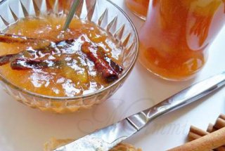 Dulceata de piersici cu vin