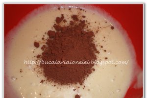 Briose cu cacao si inima de cocos