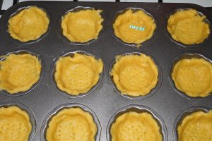 Mini tarte cu gem de caise