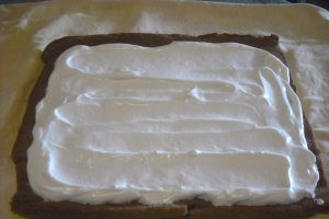 Rulada cu crema de lapte condensat-1 an de Bucataras!!!!!