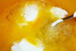 Budinca de omleta cu legume si feta