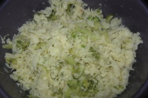 Chiftelute din conopida si brocolli