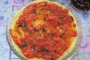 Pizza cu blat de mamaliga