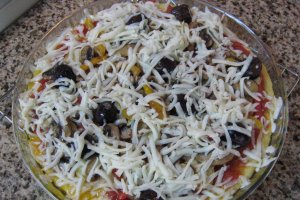 Pizza cu blat de mamaliga