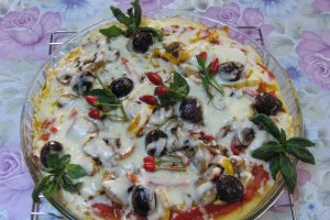 Pizza cu blat de mamaliga