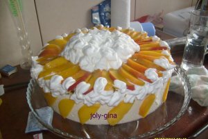 Tort cu iaurt si piersici