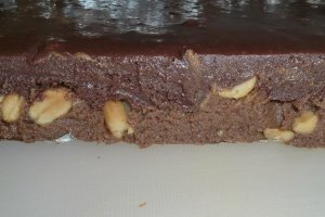 Ciocolata de casa ( ca la mine acasa) cu migdale si arahide