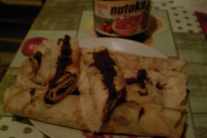 Clatite cu branza, cascaval si nutella
