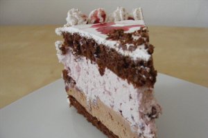Tort cu visine si ciocolata