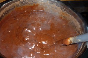 Prajitura cu piscoturi si doua creme de ciocolata