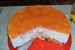 Tort diplomat cu piersici