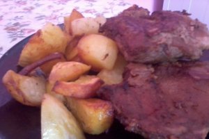 Friptura de carne de porc cu cartofi