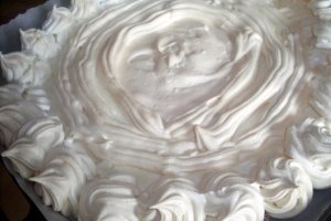 Pavlova cu zmeura