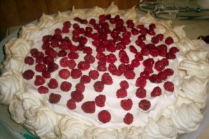 Pavlova cu zmeura